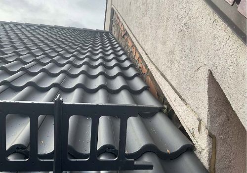 Anbau an ein bestehendes Haus Anschlussarbeiten Dach